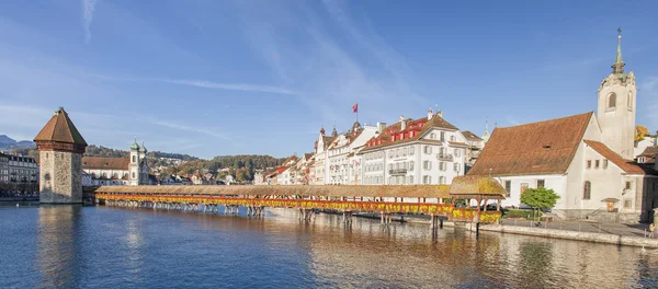 Lucerne cityscape Şapel Bridge ile — Stok fotoğraf