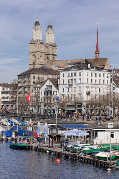 Zurich, pandangan di dermaga Limmatquai — Stok Foto