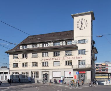 Pestalozzi Kütüphane Zurich Oerlikon yapı
