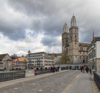 Zürih cityscape bulutlu bir sonbahar gününde