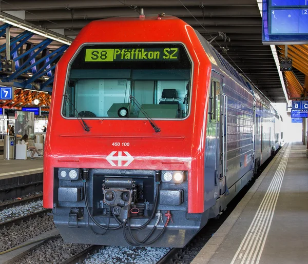 Vlak na nástupišti v Winterthur — Stock fotografie