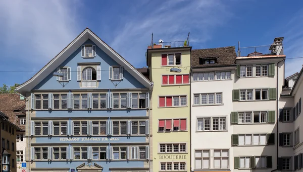 Edificios en el casco antiguo de Zurich — Foto de Stock