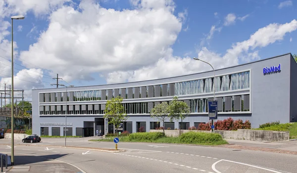 Edificio per uffici a Dubendorf — Foto Stock