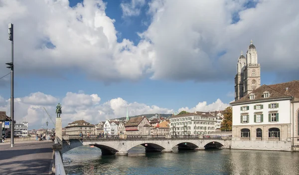 Muensterbruecke bridge in Zurich — Stok fotoğraf