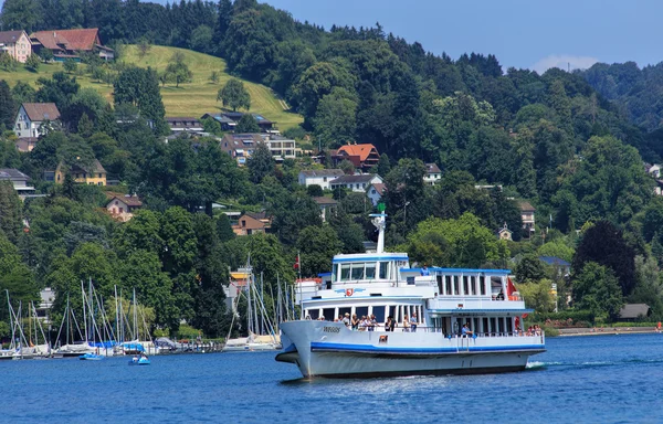 Weggis loď na jezeře Lucern — Stock fotografie