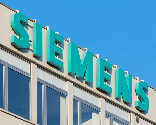 Upper part of the Siemens building — Stock Photo, Image