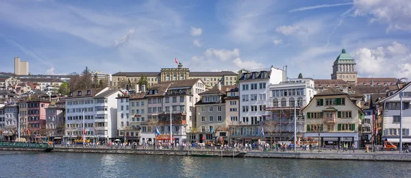 Limmatquai quay short before the Sechselauten parade — Stock Photo, Image