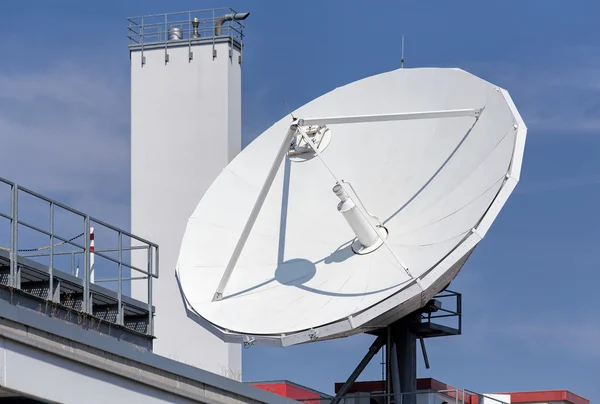 Parabolic antenna — Stock Photo, Image