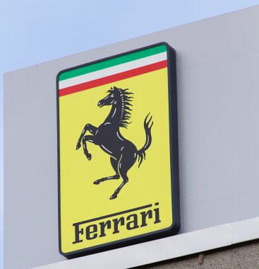 Ferrari işareti üst kısmında oktan 126 Ag ofis binası