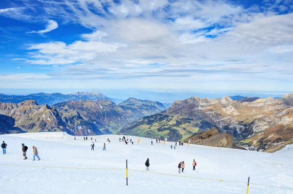 Kijk op de top van Mt. Titlis in Zwitserland — Stockfoto