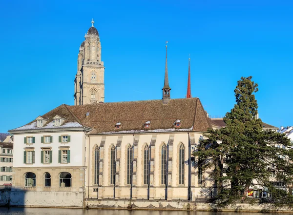Eglise de l'Eau et Grossmunster tours à Zurich — Photo