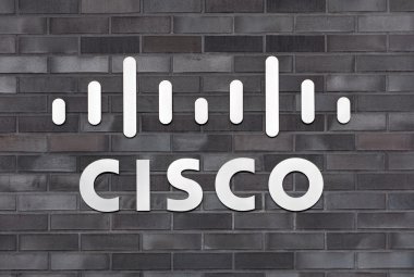 Cisco Systems Gmbh ofis binası duvarında oturum