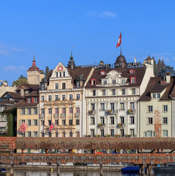 Budovy ve starém městě Lucern — Stock fotografie