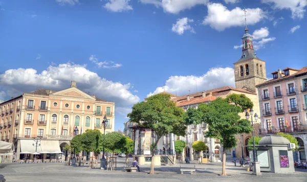 Place centrale dans la vieille ville de Ségovie, Espagne — Photo