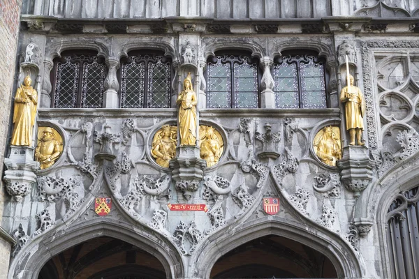 O portal da Basílica de sangue santo.BRUGES, BÉLGICA — Fotografia de Stock