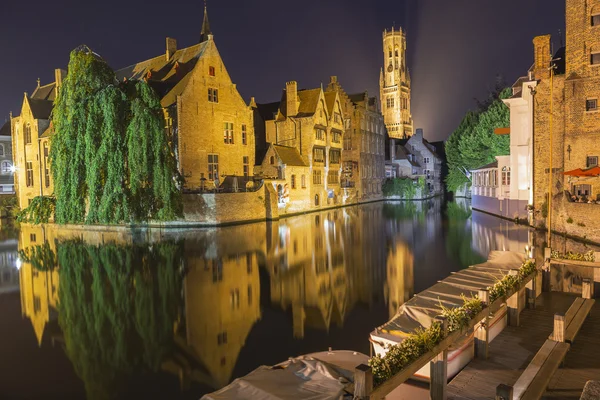 Vista noturna do canal em Bruges Fotografia De Stock