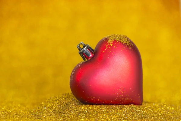 Décoration de Noël avec forme de coeur et fond doré — Photo