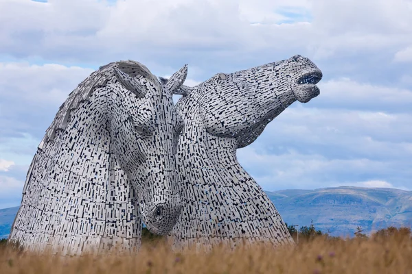 Sculptures The Kelpies at the Helix Park in Falkirk, Scotland — Stock Photo, Image