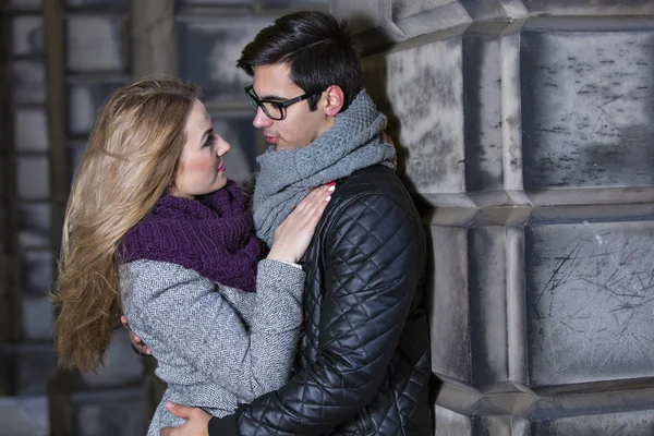 Attractive young couple in love — Stock Photo, Image