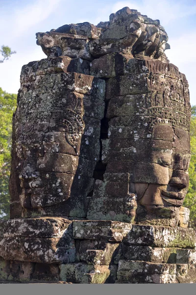 Stone face of king Jayavarman VII — Stock Photo, Image