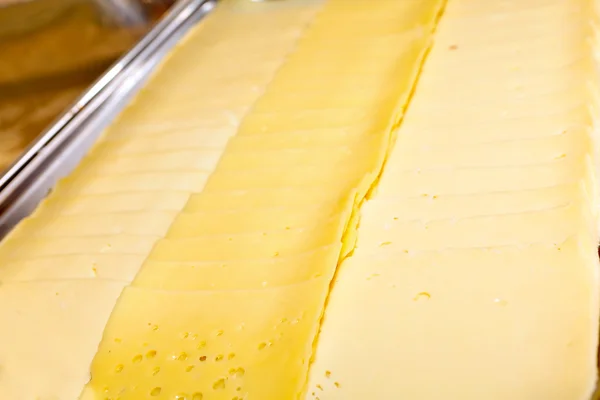 Çeşitli peynir dilimleri — Stok fotoğraf
