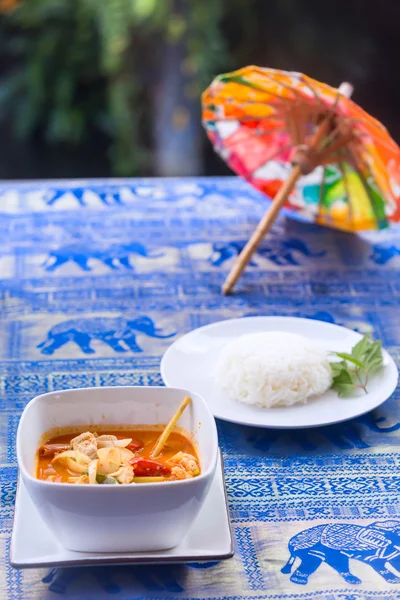 Tom Yum Goong soup - Thai the most famous dish — Stock Photo, Image