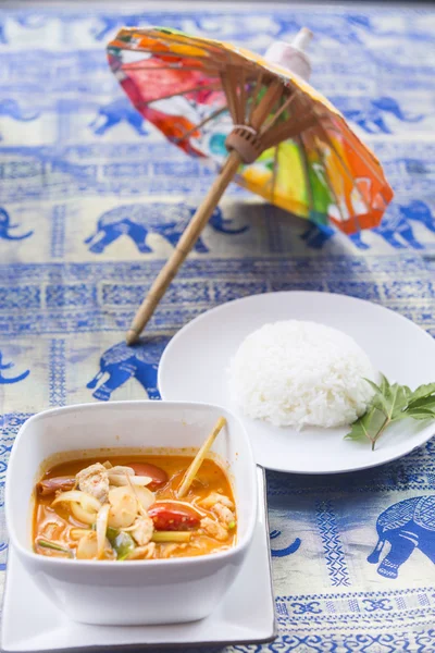 Tom Yum Goong soup - Thai the most famous dish — Stock Photo, Image