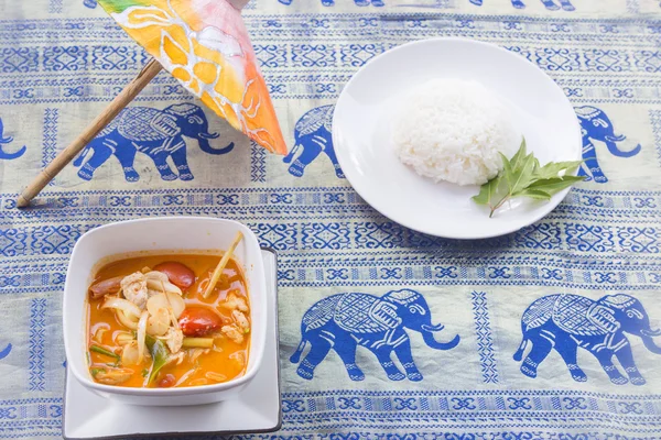 Tom Yum Goong soup - Thai the most famous dish — Stock Photo, Image