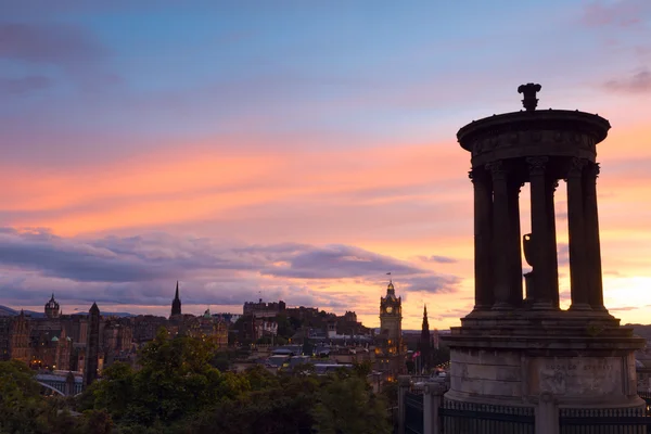 Edinburgh cidade ao pôr do sol — Fotografia de Stock