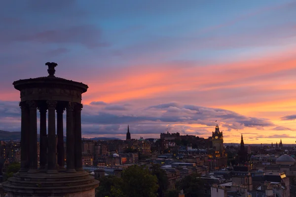 Edinburgh city při západu slunce — Stock fotografie