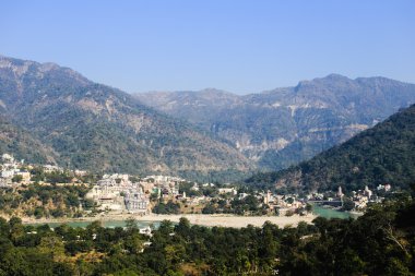 Ganga ve Rishikesh, kutsal Hint görünümünü yerleştirin, yoga'nın başkenti