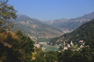 Ganga ve Rishikesh, kutsal Hint görünümünü yerleştirin, yoga'nın başkenti