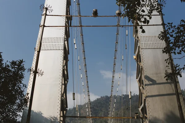 Ramjula vista ponte, Rishikesh - luogo sacro indiano — Foto Stock