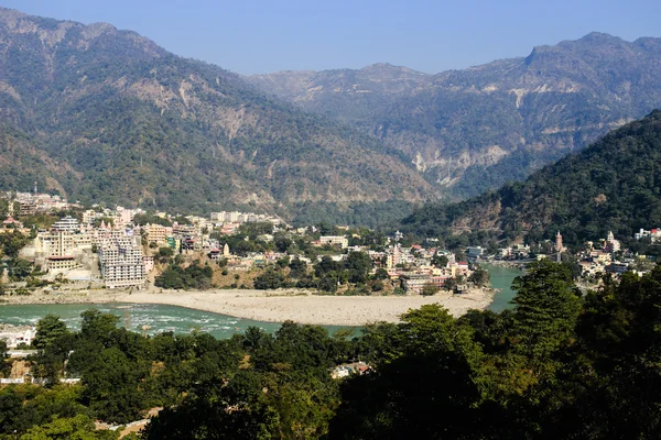 Ganga ve Rishikesh, kutsal Hint görünümünü yerleştirin, yoga'nın başkenti