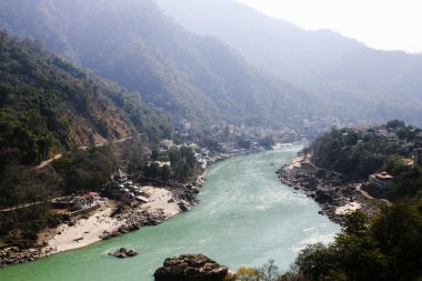 Ganga ve Rishikesh, kutsal Hint görünümünü yerleştirin, yoga'nın başkenti