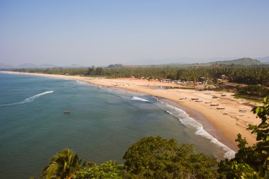 Okyanusa güzel engebeli sahil şeridi Gokarna tropikal görünüm