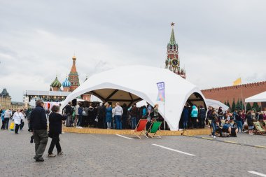 Moskova, Rusya - 05 Haziran 2016: Kızıl Meydan'da Açık Kitap Fuarı