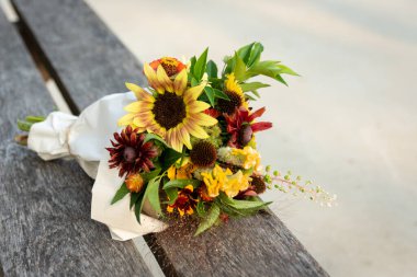 Taze bir sonbahar çiçeği aranjmanı