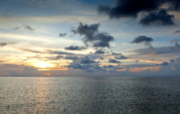 Beautiful sunset on the sea, wallpaper, holiday, beach holiday — Stock Photo, Image