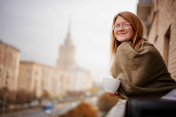 Beautiful Young Woman Enjoying Morning Coffee Balcony House City View — Stock Photo, Image