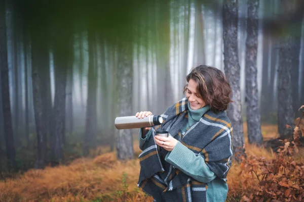 Happy Woman Green Sweater Plaid Drinking Tea Thermos Beautiful Foggy — Stock Photo, Image