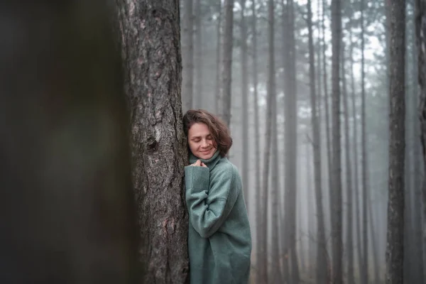 Happy Woman Warm Cozy Green Sweater Beautiful Foggy Pine Forest — Stock Photo, Image