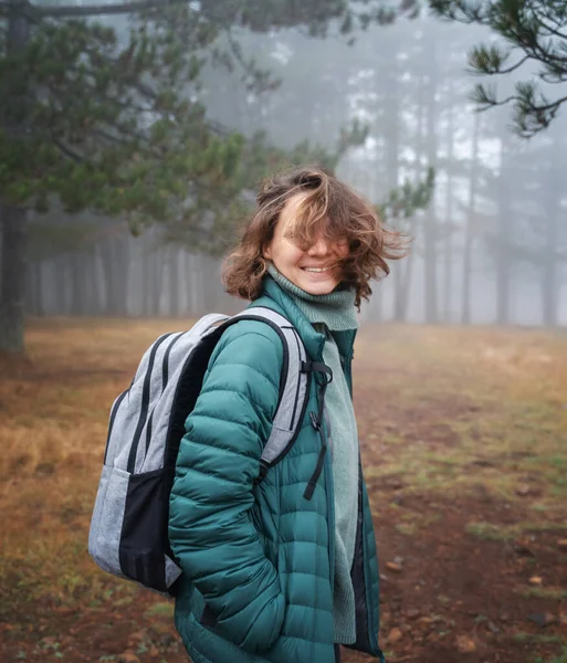 Happy Beautiful Young Woman Backpack Walking Foggy Forest Enjoying Walk — Stock Photo, Image