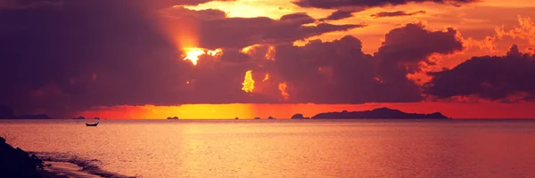 Heldere Prachtige Rode Magenta Zonsondergang Boven Zee Thailand Golf Van — Stockfoto