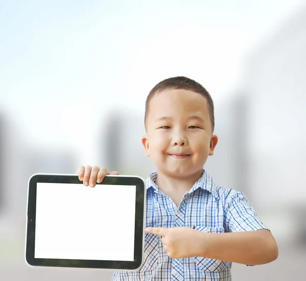 Asyalı çocuk tablet bilgisayar ile 6 yıl — Stok fotoğraf