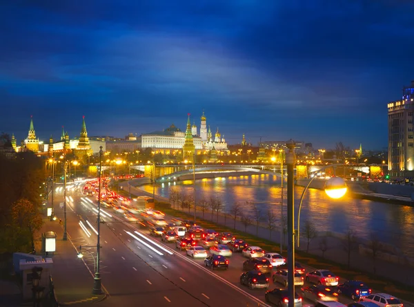 Jasna noc miejski krajobraz, Moskwa — Zdjęcie stockowe