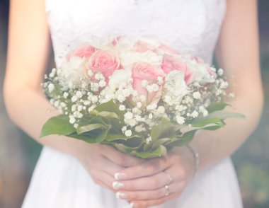 yumuşak odak Güllü gelin buketi