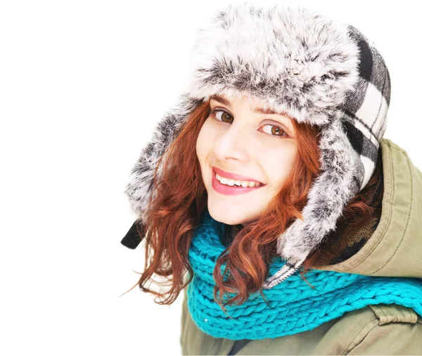 Känslomässiga ung kvinna i vinterkläder, isolerad på vit bakgrund — Stockfoto