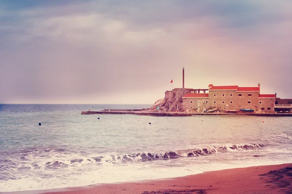 Stad i Montenegro, nära havet — Stockfoto