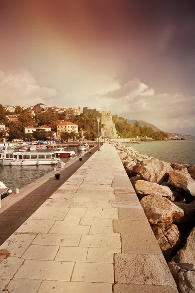 O centro histórico de Herceg Novi, Montenegro — Fotografia de Stock